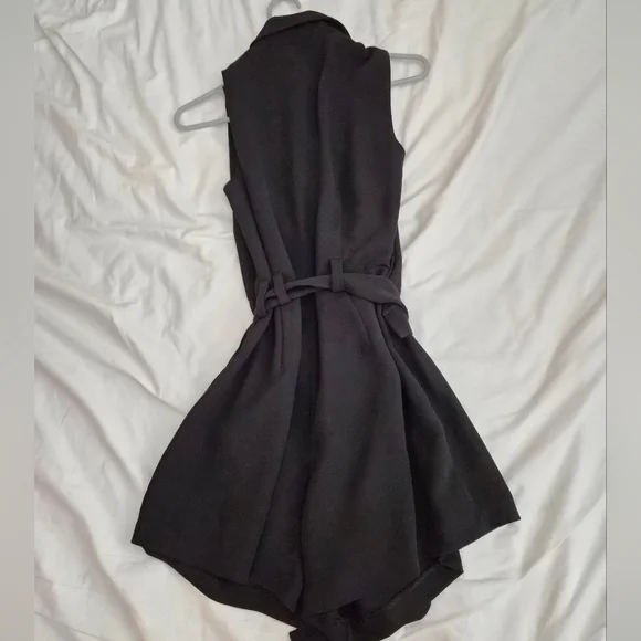 Zara Waist Coast Belted Dress With Shorts - Picture 3 of 3